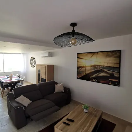 Appartement Grand T3 85 M2 Situé à 15 Min à Pied Des Plages Le Pradet