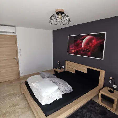 Grand T3 85 M2 Situe A 15 Min A Pied Des Plages Apartment