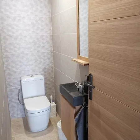 Grand T3 85 M2 Situe A 15 Min A Pied Des Plages Apartment *