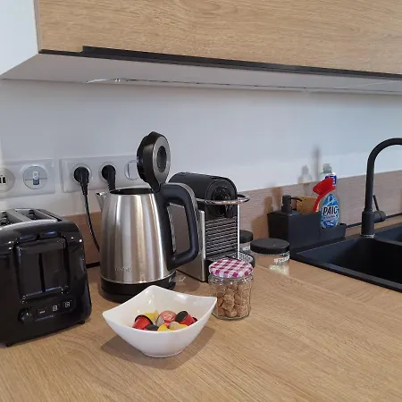 Grand T3 85 M2 Situe A 15 Min A Pied Des Plages