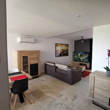 Grand T3 85 M2 Situe A 15 Min A Pied Des Plages Daire *